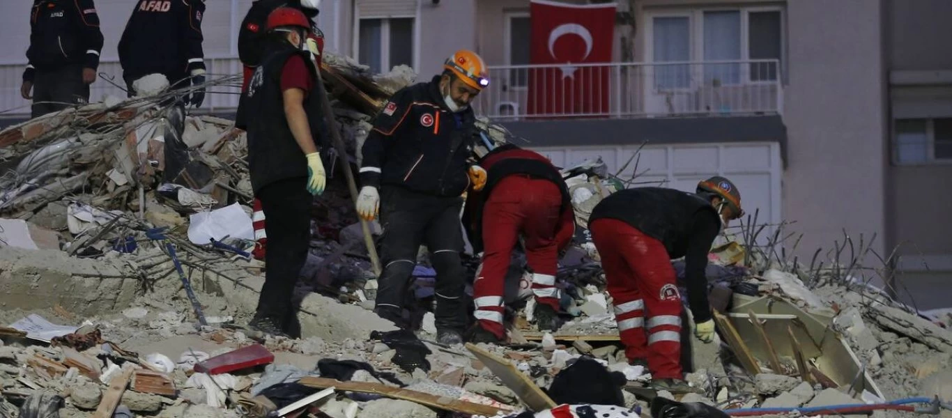 Σεισμός στην Τουρκία: Στους 51 ανέρχονται οι νεκροί - Πάνω από 900 οι τραυματίες (βίντεο) (upd2)